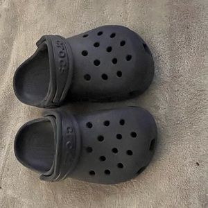 Toddler crocs